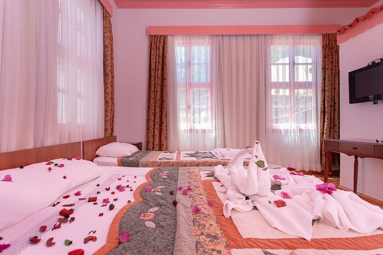 Kalei�i Marina Boutique Hotel