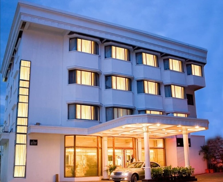 Hotel Zone By The Park Infantry Bengaluru