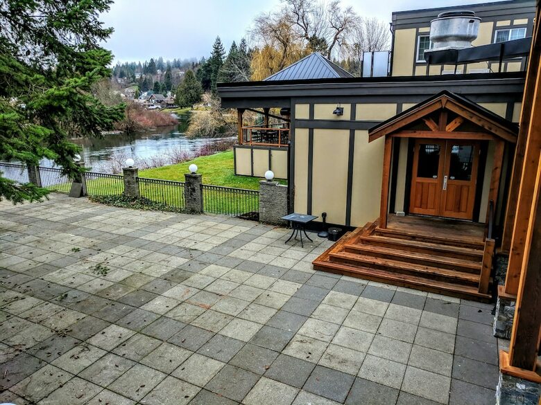 Posada Riverside Inn
