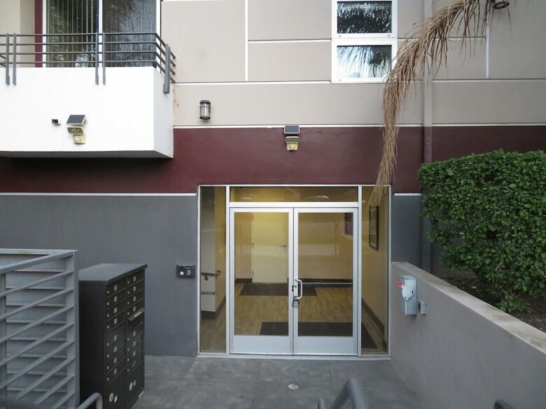 Apartamento 2 Bed / 2 Bath In Studio City
