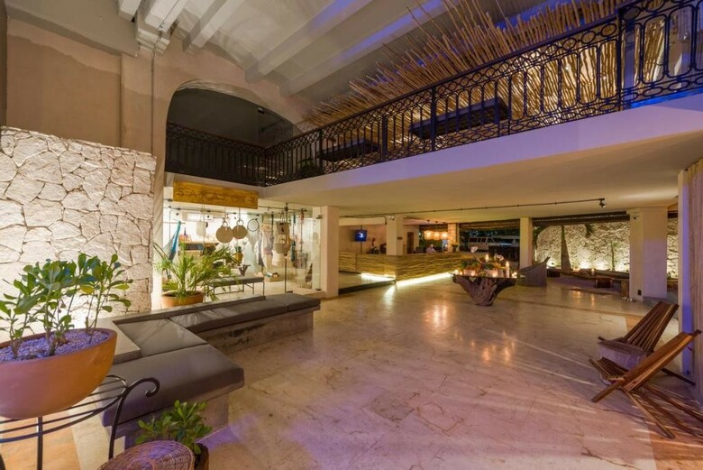 Caribbean Paradise Hotel Boutique & Dive Center