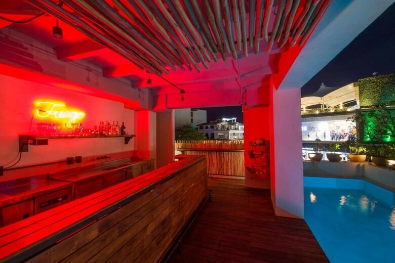 Caribbean Paradise Hotel Boutique & Dive Center