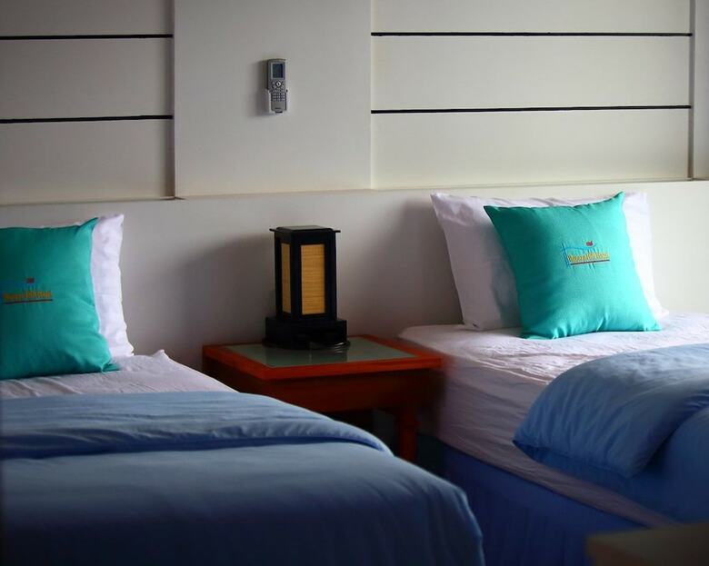 Breeze Hill Hotel