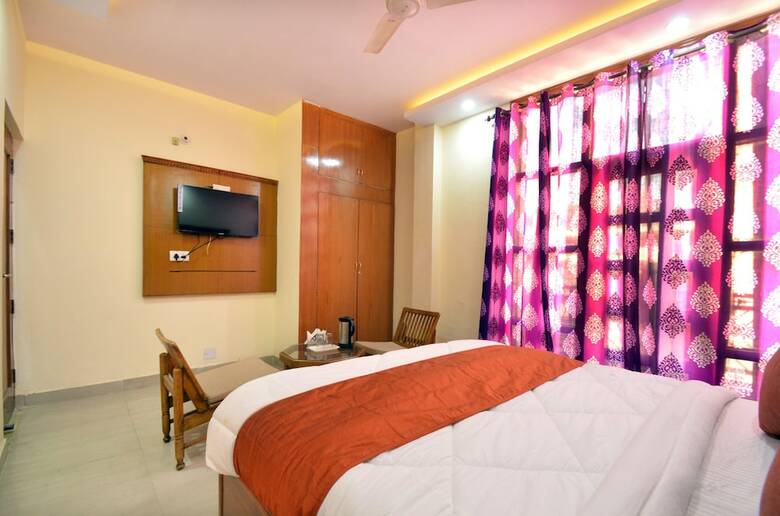 Hotel Oyo 8423 Grand Park