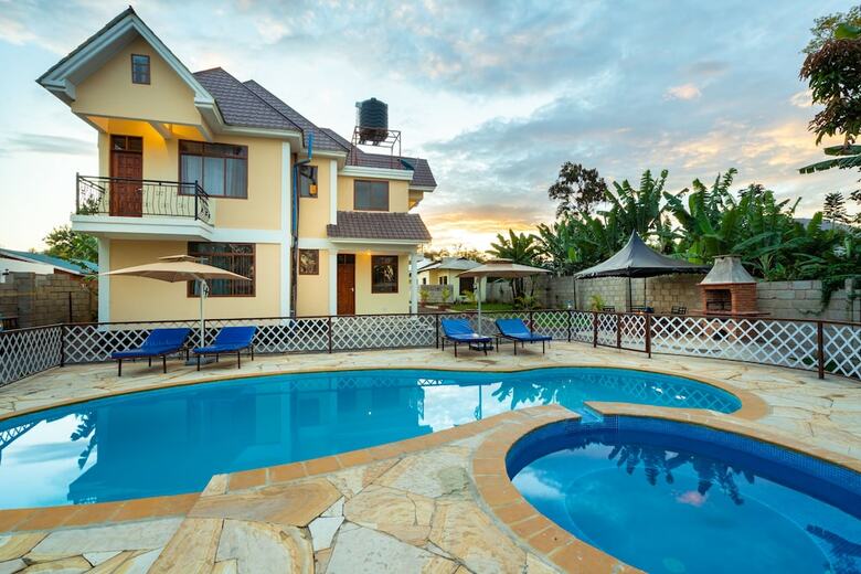 Rayan Apartments & Safaris