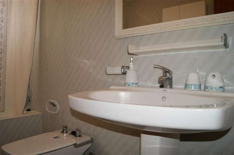 Apartamentos Marineu Atico Playa Cargador