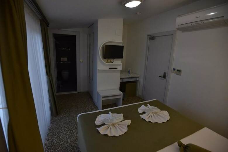 Safari Hotel