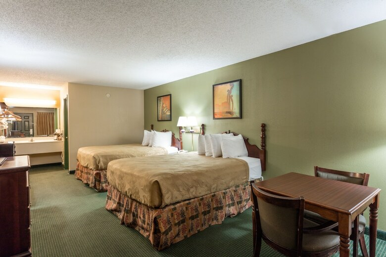 Hotel Angel Inn Near Imax