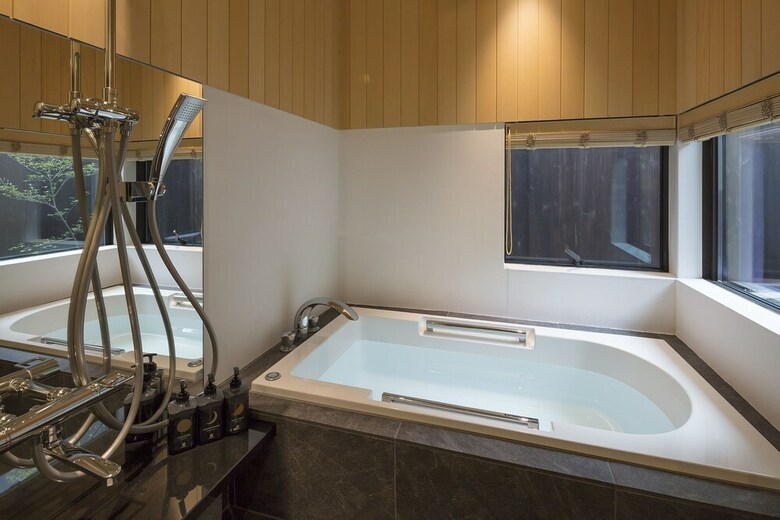 The Machiya Villa: Sanjo Shirakawa Koji