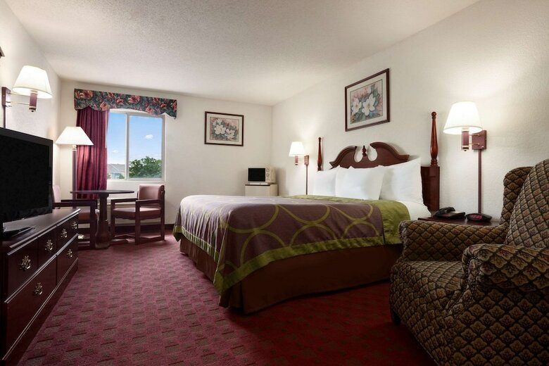 Motel Super 8 By Wyndham Aurora/naperville Area