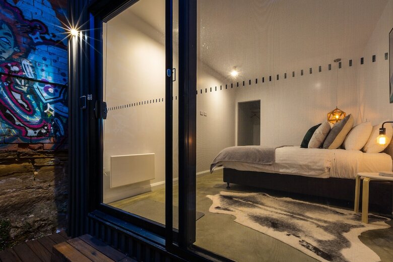 White Room Apartments