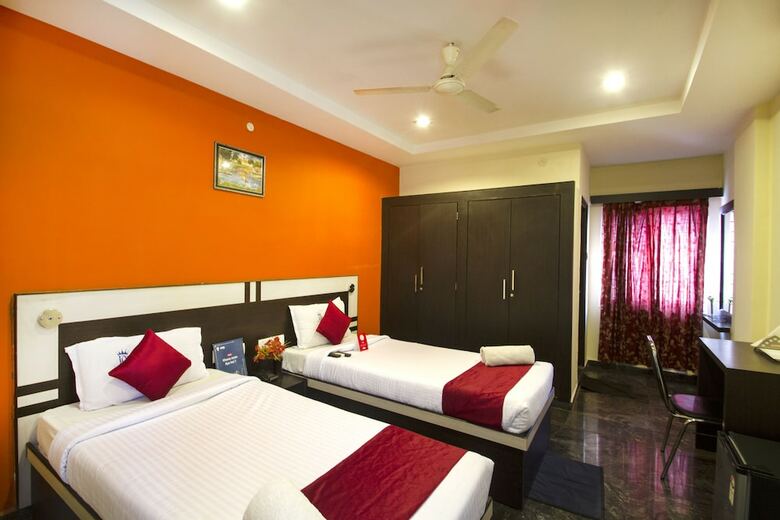 Hotel Oyo 4937 Near Dlf