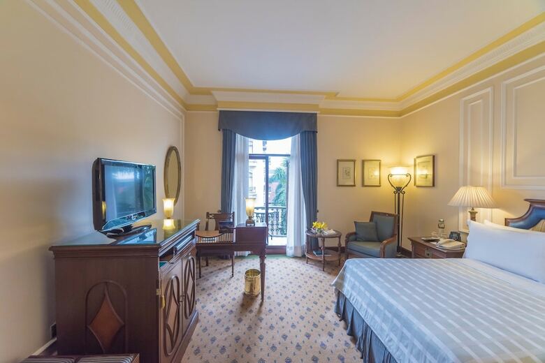 Hotel The Oberoi Grand, Kolkata