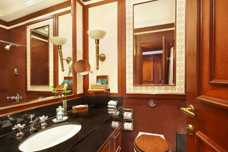 Hotel The Oberoi Grand, Kolkata