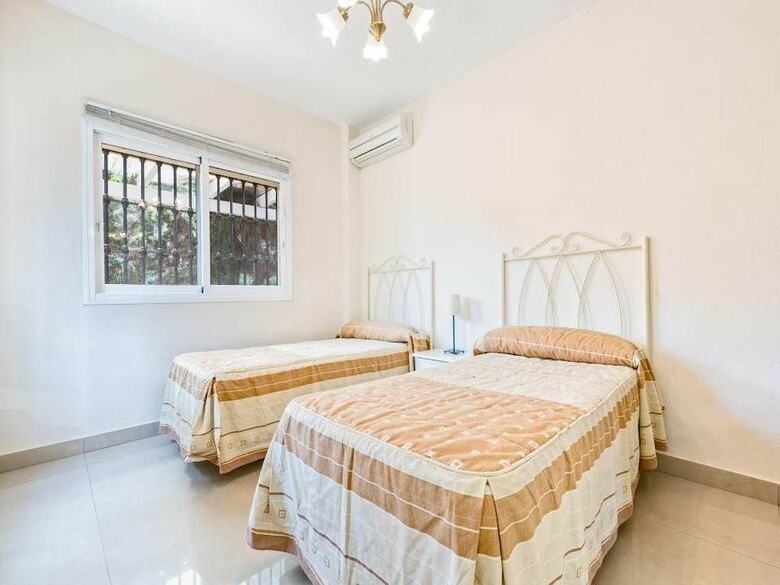 Villa Espa�a