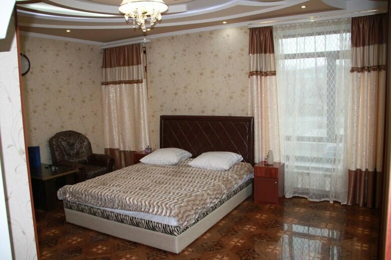 Hotel Guest House Versal