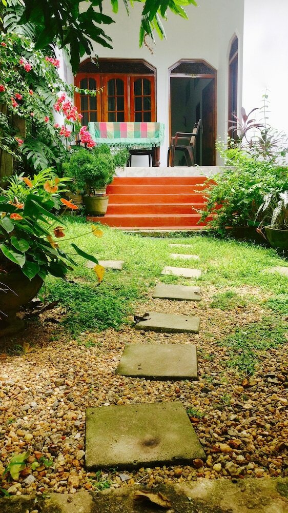 Hotel Aluthgedara Guest House