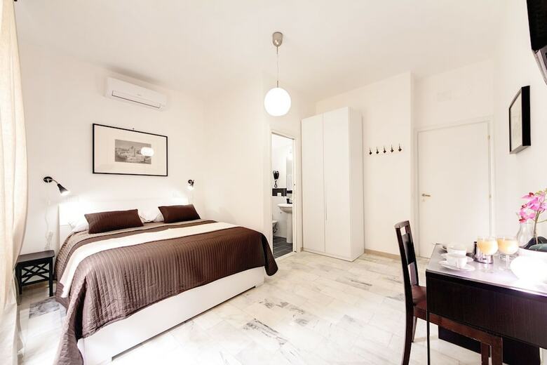 Hotel Vatican Suites Happy Holidays
