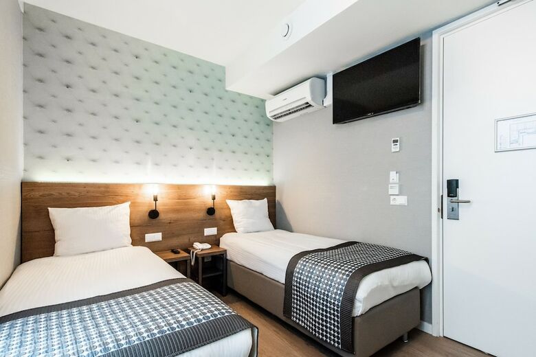 Melrose Hotel