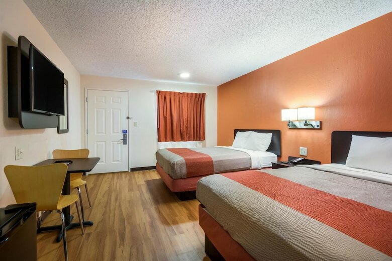 Motel 6 Winnie Tx