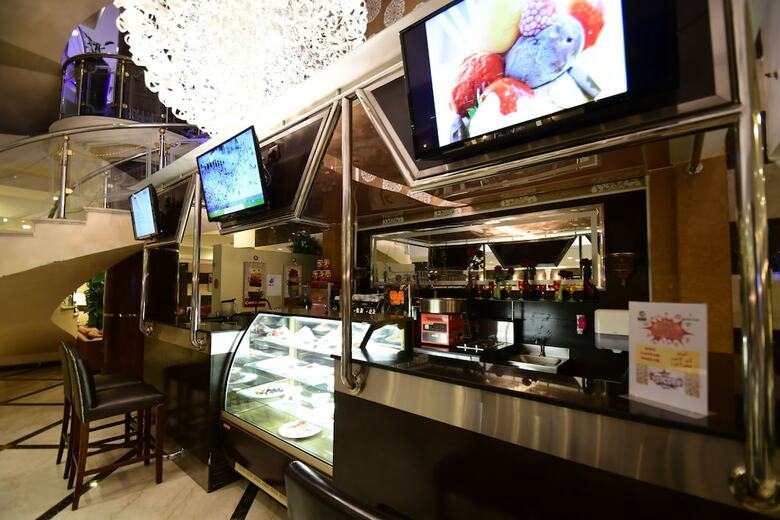 Hotel Golden Tulip Al Mektan
