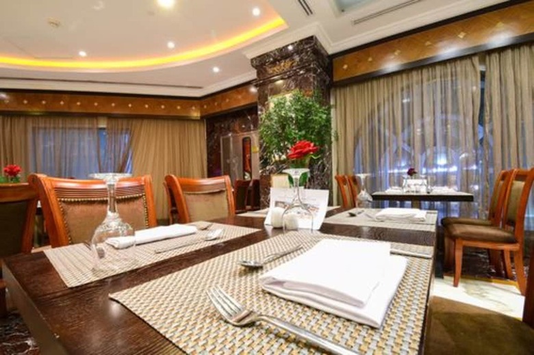 Hotel Golden Tulip Al Mektan