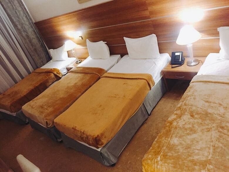 Hotel Golden Tulip Al Mektan