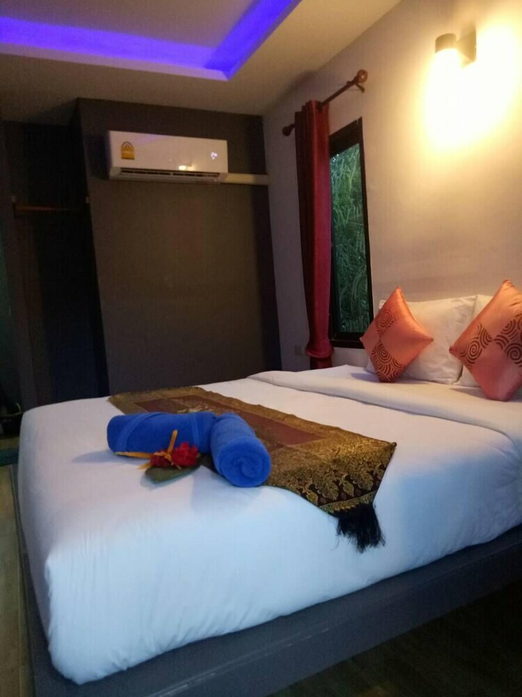 Hotel Baan Reenaa Lanta