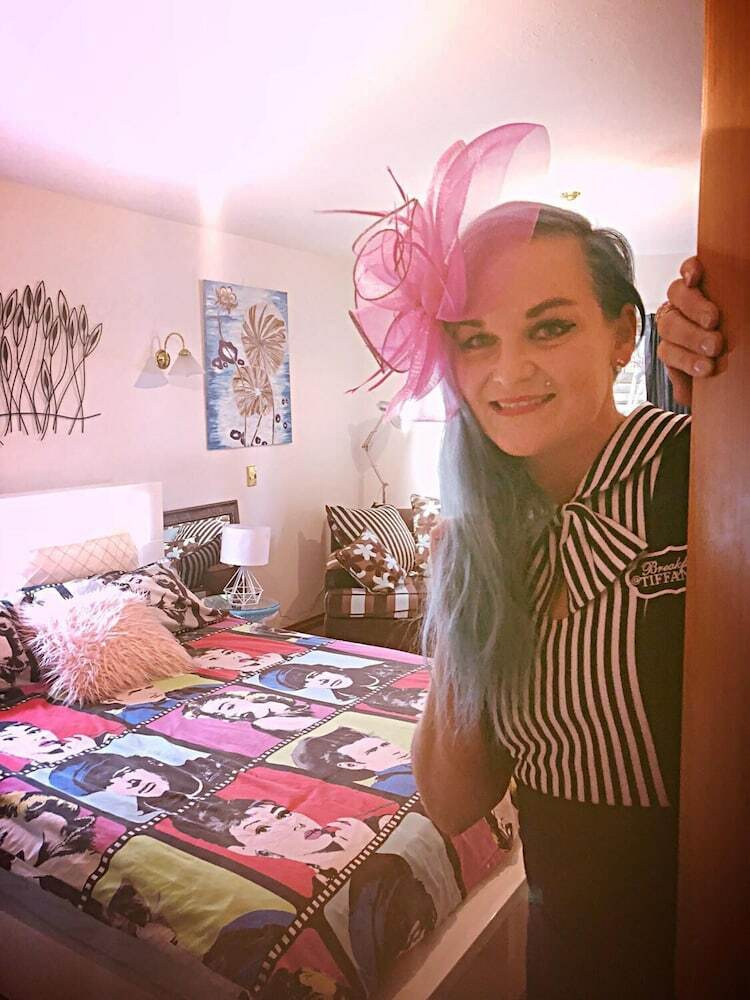 Breakfast At Tiffany's B&B