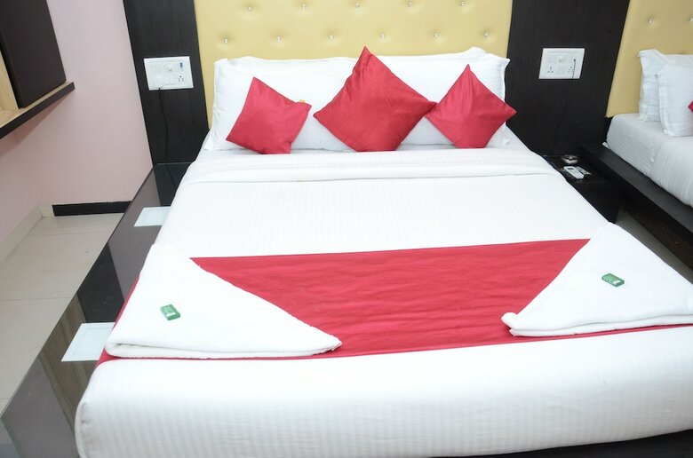 Hotel Sai Leela Grand