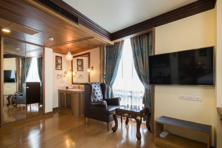 Peak Nimman Prestige Hotel