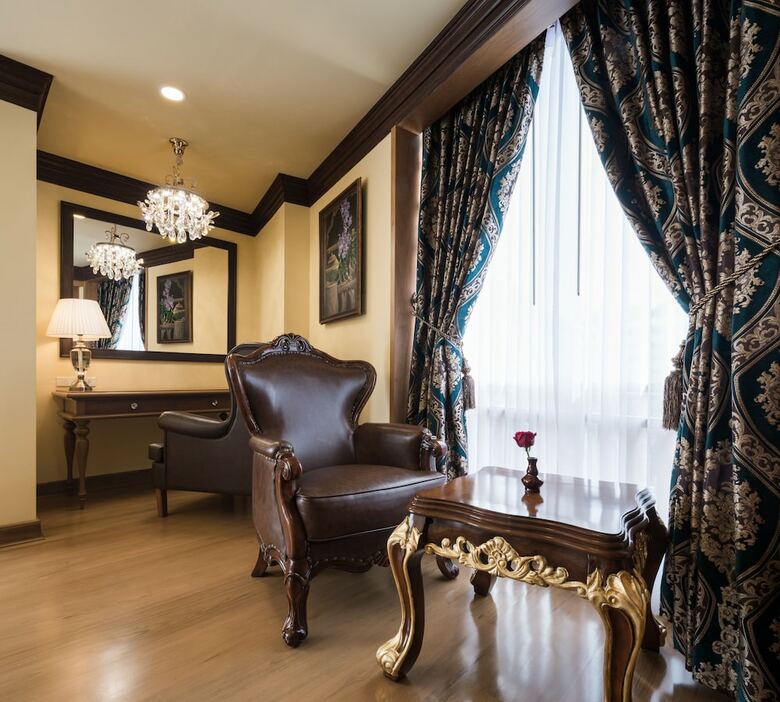 Peak Nimman Prestige Hotel