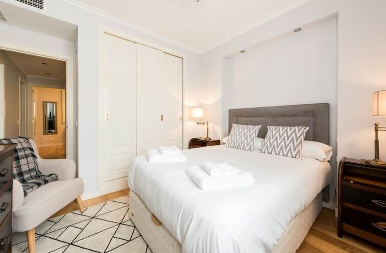 Apartamentos Alcal� City Center