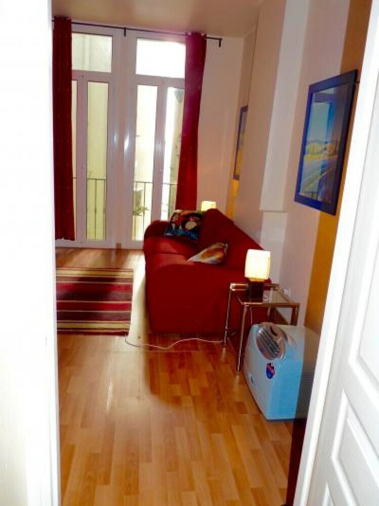 Faure Apartment