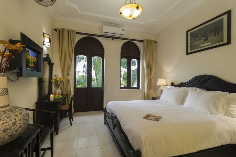 Lu Na Diamond Riverside Hotel