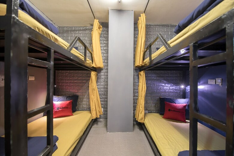 Hostal Reddoorz Hostel @ Signature Inn