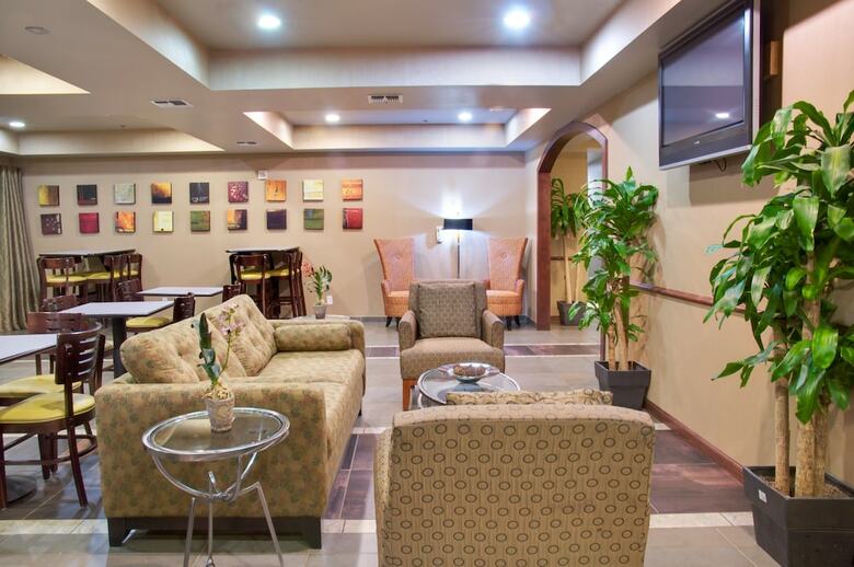 Holiday Inn Express Hotel & Suites Natchitoches