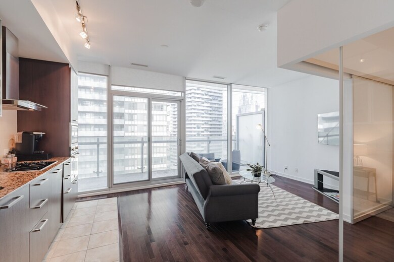 Noel Suites - York And Harbour St.