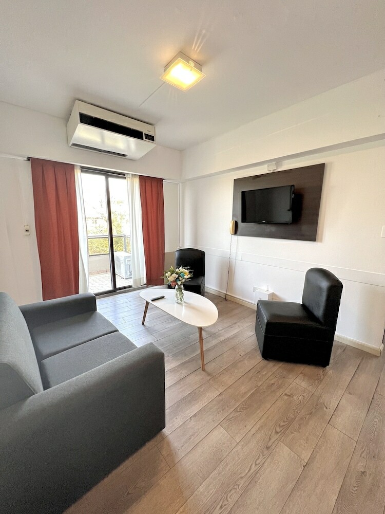 Hotel Golf Tower Suites And Apartments