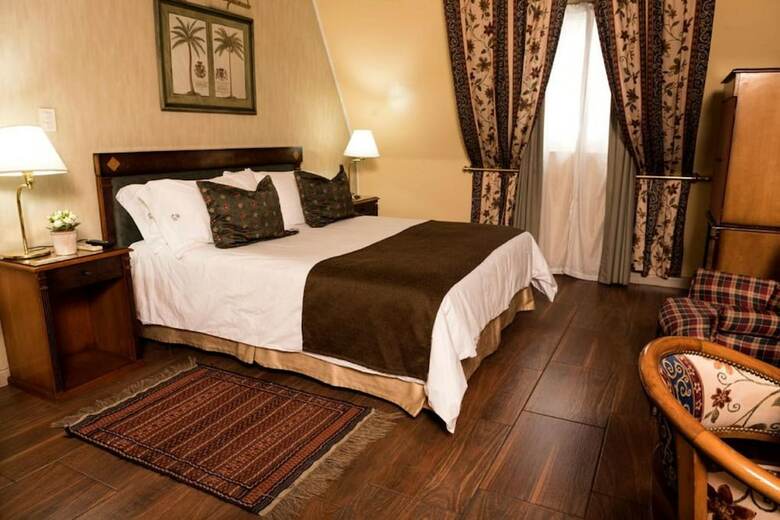 Hotel Mayflower Suites