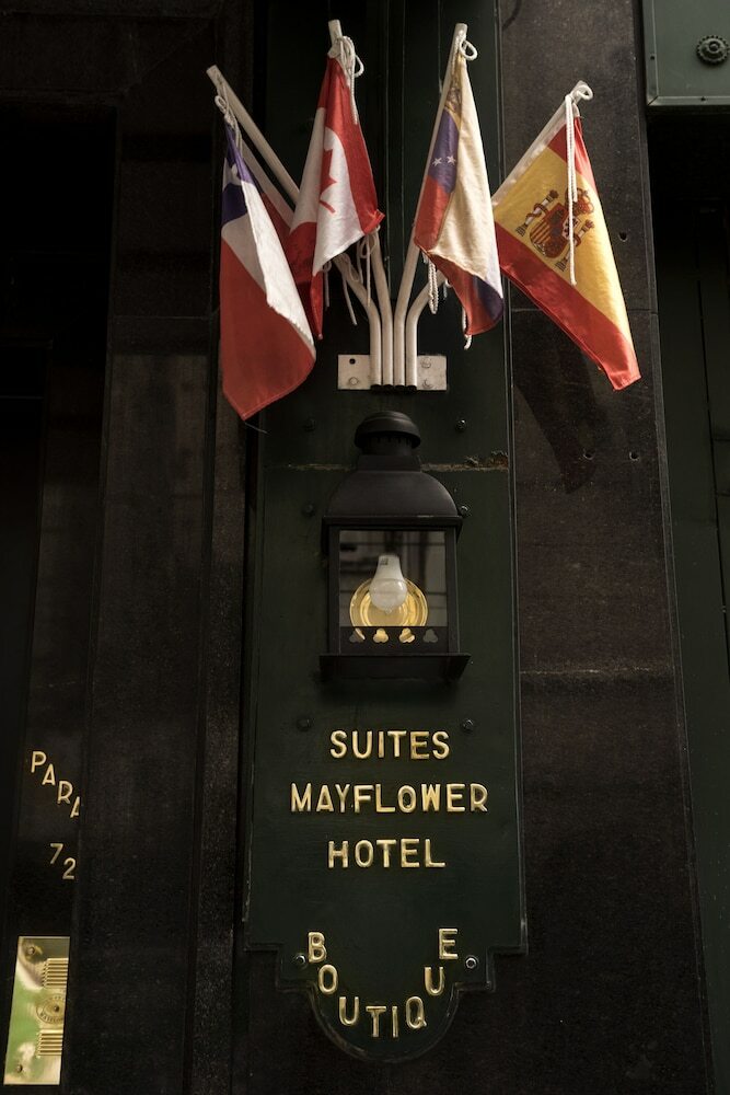 Hotel Mayflower Suites