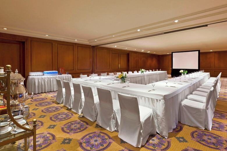 Park Tower - A Luxury Collection Hotel