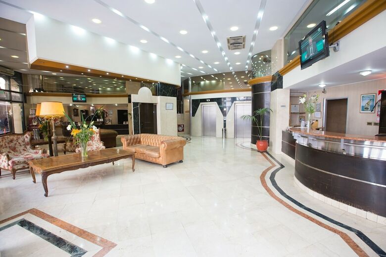 Reconquista Plaza Hotel