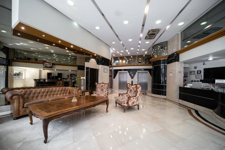 Reconquista Plaza Hotel