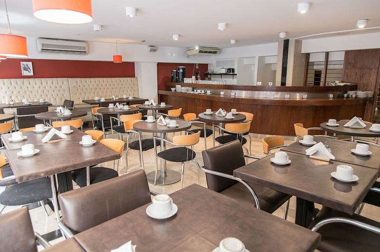 Reconquista Plaza Hotel