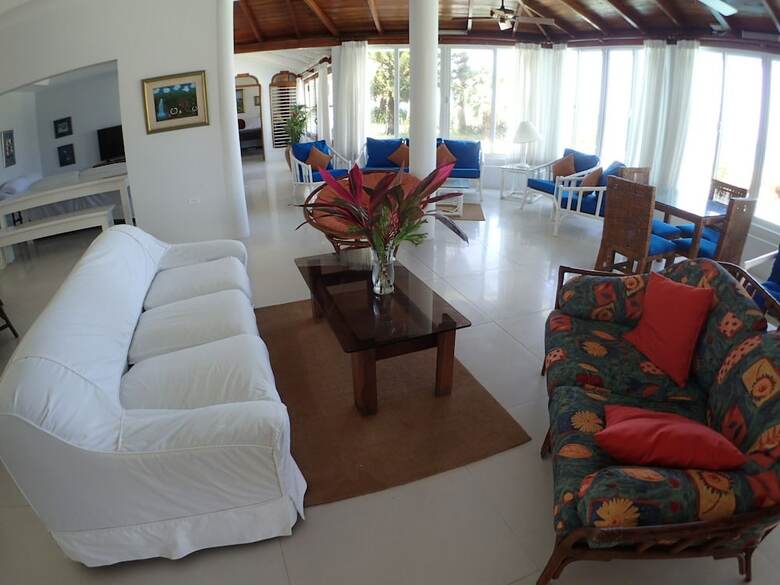 Villa Siesta - Runaway Bay 5br