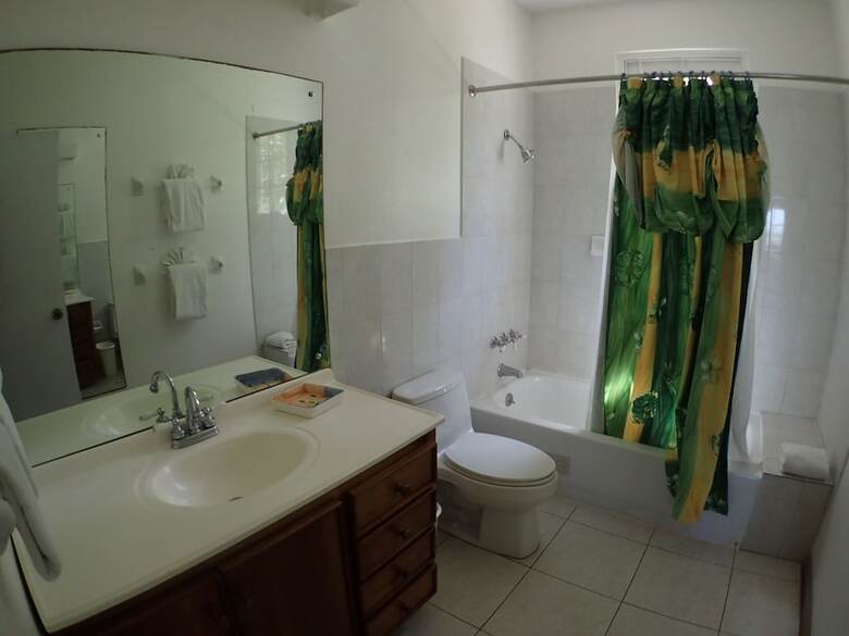 Villa Siesta - Runaway Bay 5br