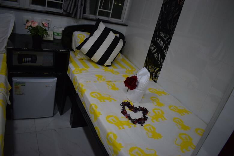 Hotel Manila Lounge