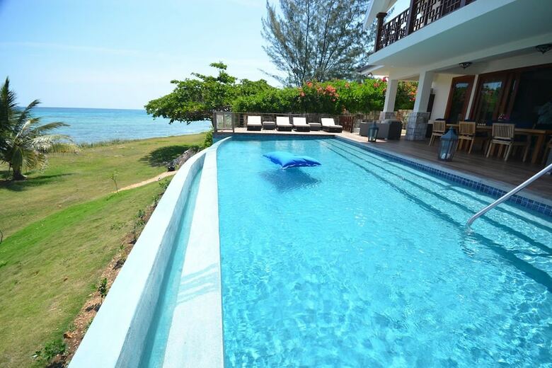 Tallawah Villa, Silver Sands Jamaica 7br