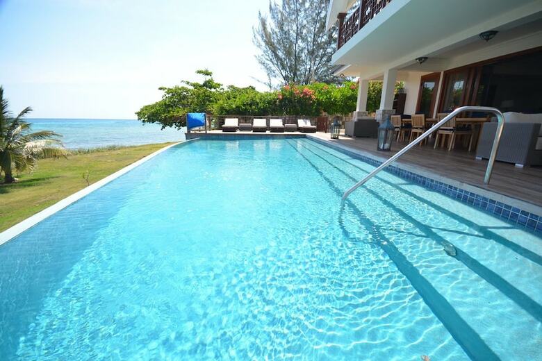 Tallawah Villa, Silver Sands Jamaica 7br